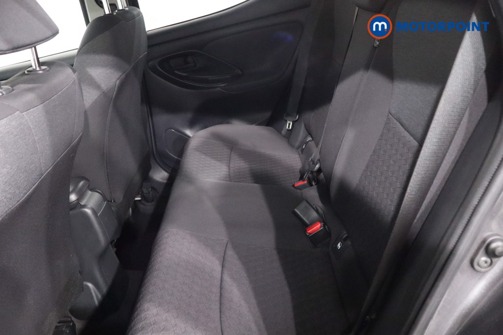 Toyota Yaris Design Automatic Petrol-Electric Hybrid Hatchback - Stock Number (1622531) - 5th supplementary image