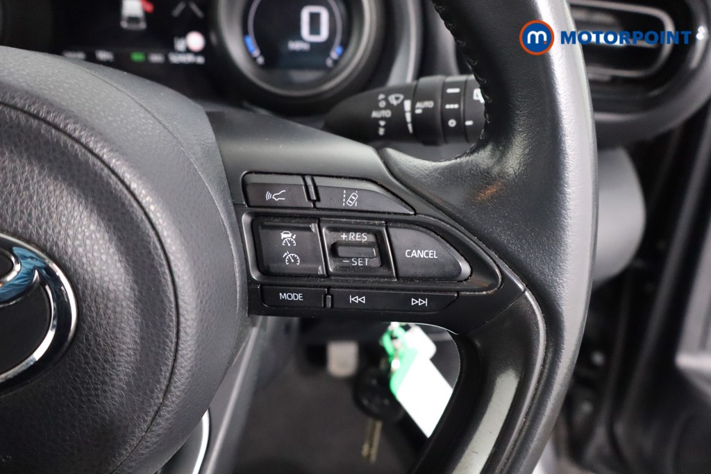 Toyota Yaris Design Automatic Petrol-Electric Hybrid Hatchback - Stock Number (1622531) - 8th supplementary image