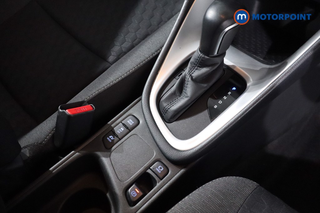 Toyota Yaris Design Automatic Petrol-Electric Hybrid Hatchback - Stock Number (1622531) - 17th supplementary image