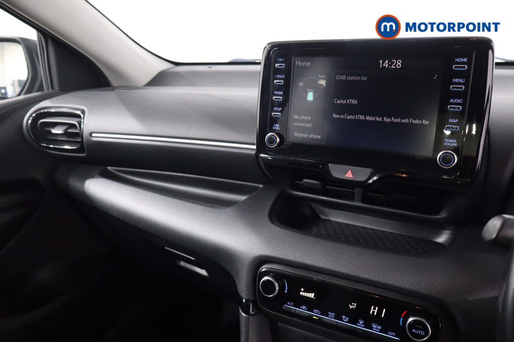 Toyota Yaris Design Automatic Petrol-Electric Hybrid Hatchback - Stock Number (1622531) - 20th supplementary image