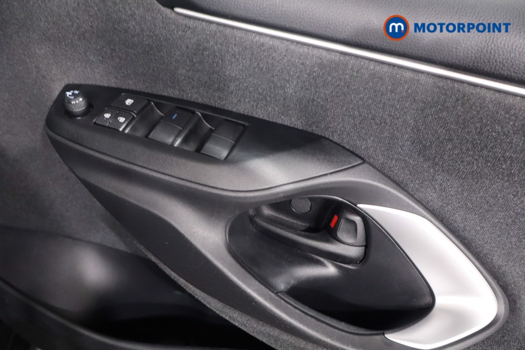 Toyota Yaris Design Automatic Petrol-Electric Hybrid Hatchback - Stock Number (1622531) - 26th supplementary image