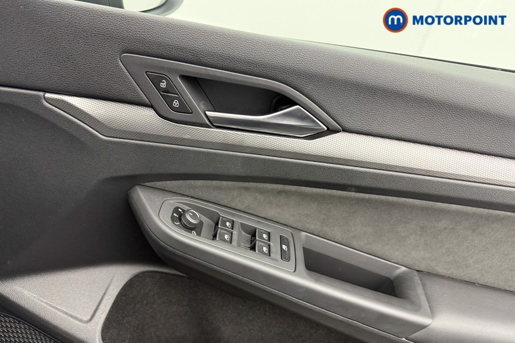 Volkswagen Golf Style Automatic Petrol Hatchback - Stock Number (1622676) - 9th supplementary image