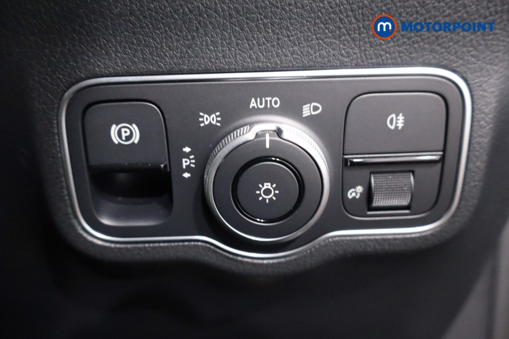 Mercedes-Benz GLA Amg Line Automatic Petrol SUV - Stock Number (1622737) - 17th supplementary image