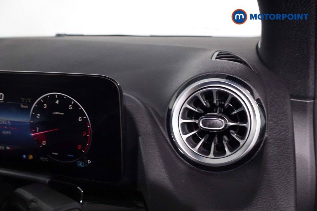 Mercedes-Benz GLA Amg Line Automatic Petrol SUV - Stock Number (1622737) - 18th supplementary image