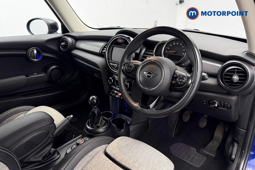 Mini Hatchback Cooper Classic Manual Petrol Hatchback - Stock Number (1623260) - 4th supplementary image