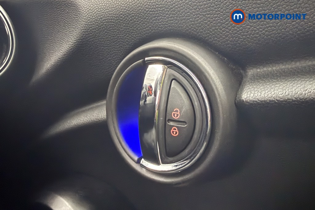 Mini Hatchback Cooper Classic Manual Petrol Hatchback - Stock Number (1623260) - 14th supplementary image