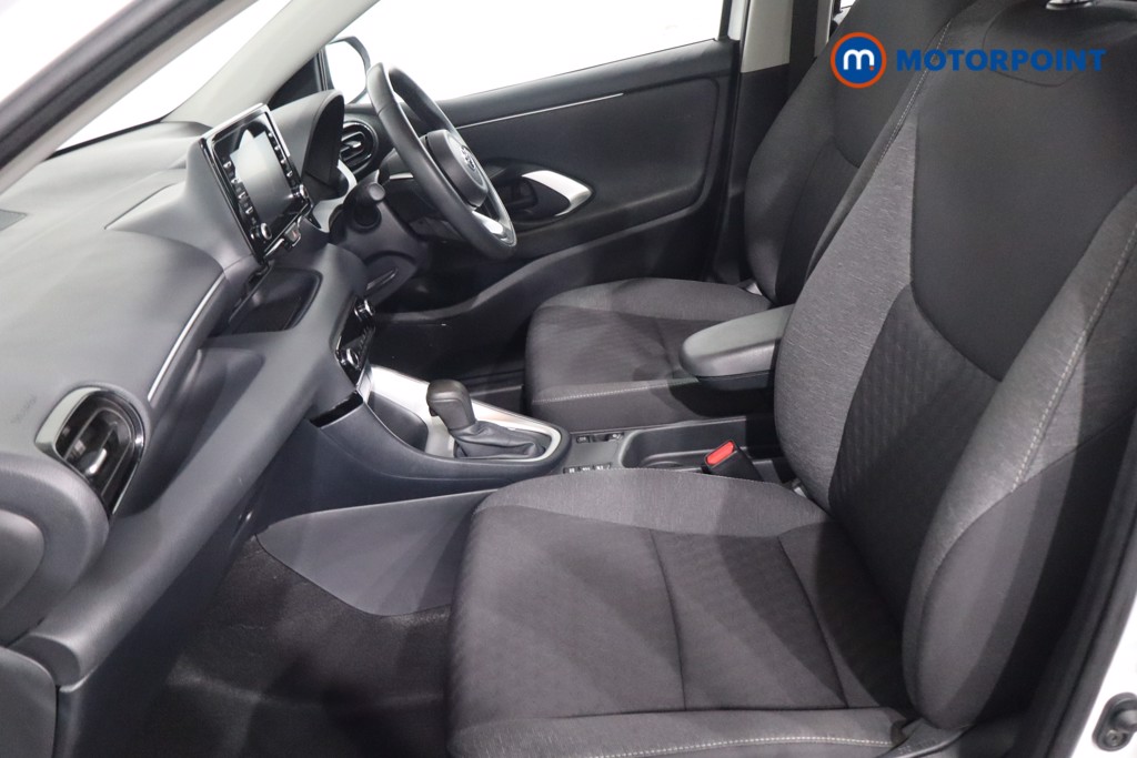 Toyota Yaris Icon Automatic Petrol-Electric Hybrid Hatchback - Stock Number (1623651) - 4th supplementary image