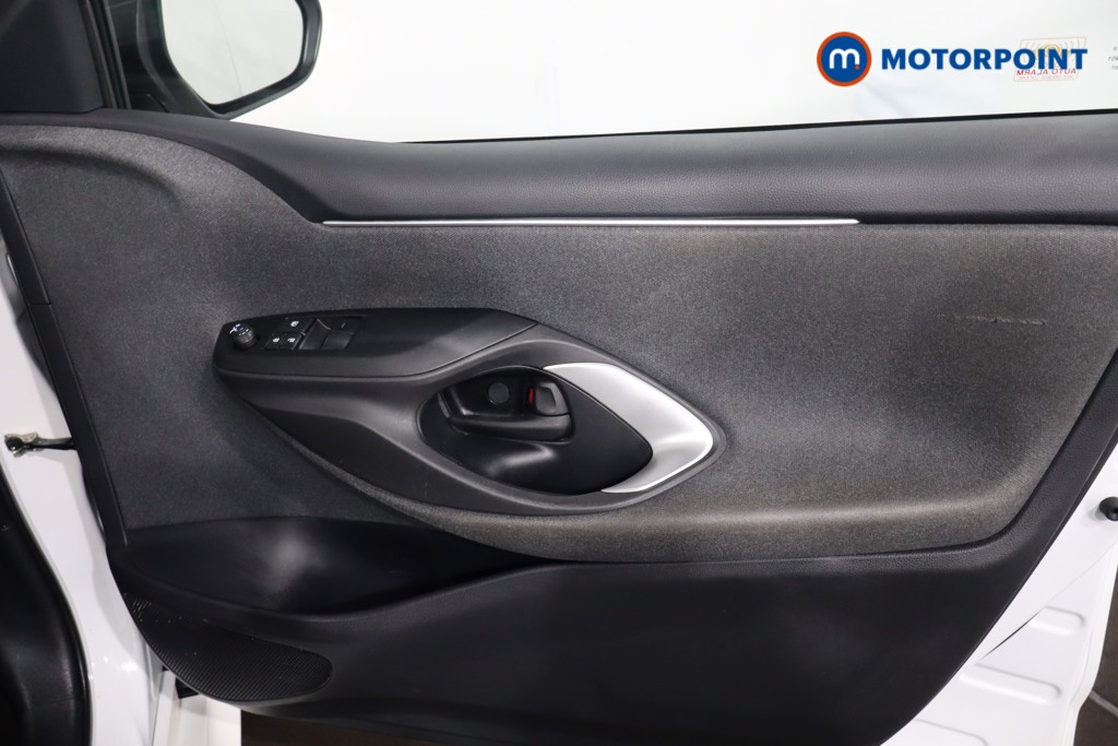 Toyota Yaris Icon Automatic Petrol-Electric Hybrid Hatchback - Stock Number (1623651) - 24th supplementary image