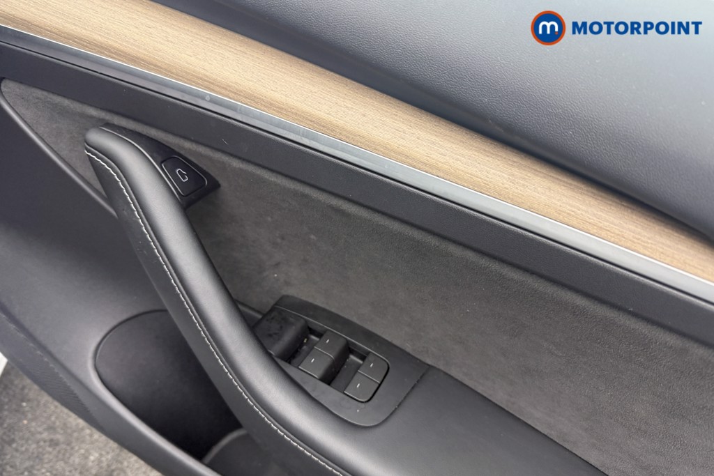 Tesla Model 3 Performance Automatic Electric Saloon - Stock Number (1623733) - 9th supplementary image