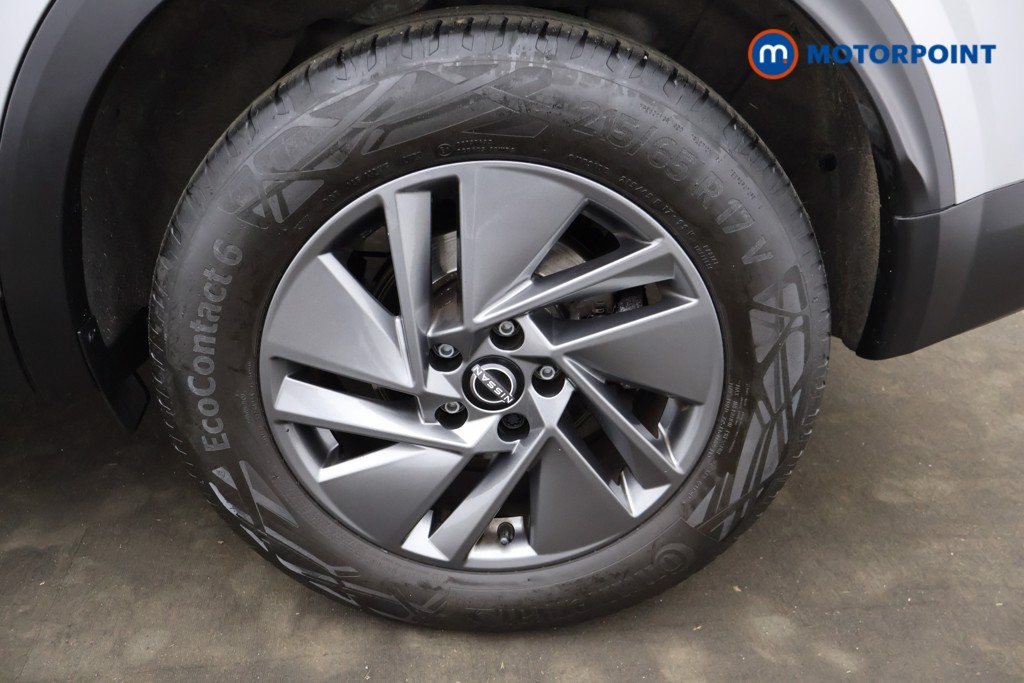 Nissan Qashqai Acenta Premium Automatic Petrol SUV - Stock Number (1623827) - 21st supplementary image