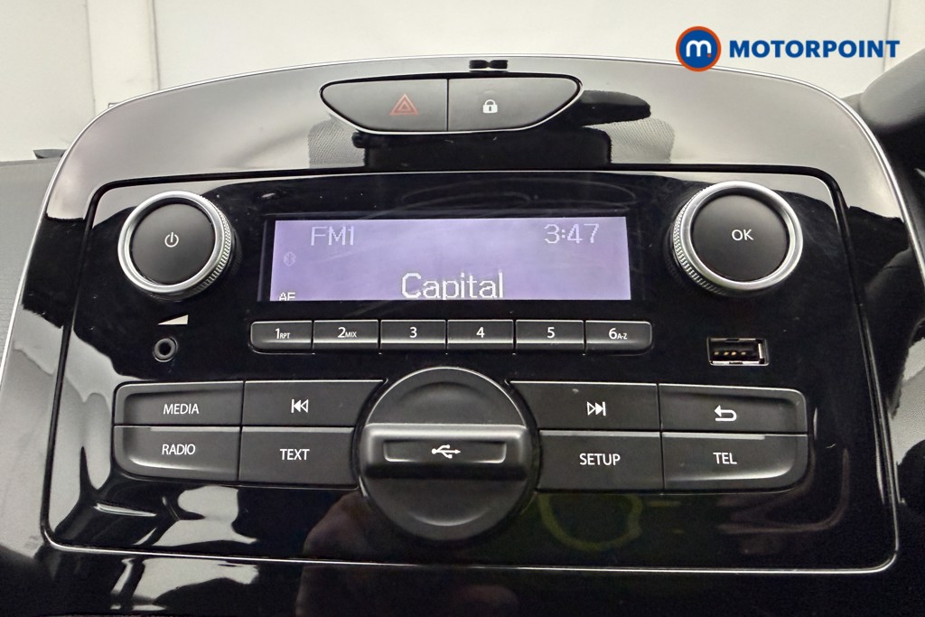 Renault Clio Play Manual Petrol Hatchback - Stock Number (1581612) - 2nd supplementary image