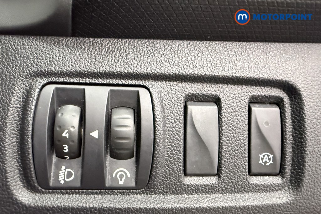 Renault Clio Play Manual Petrol Hatchback - Stock Number (1581612) - 15th supplementary image