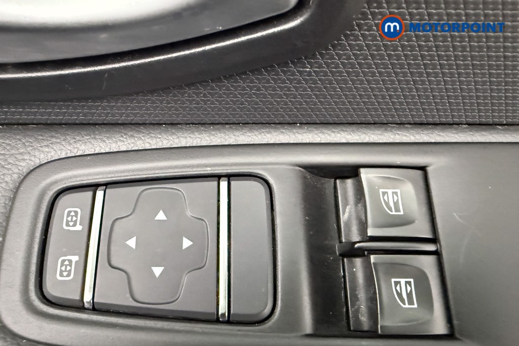 Renault Clio Play Manual Petrol Hatchback - Stock Number (1581612) - 17th supplementary image