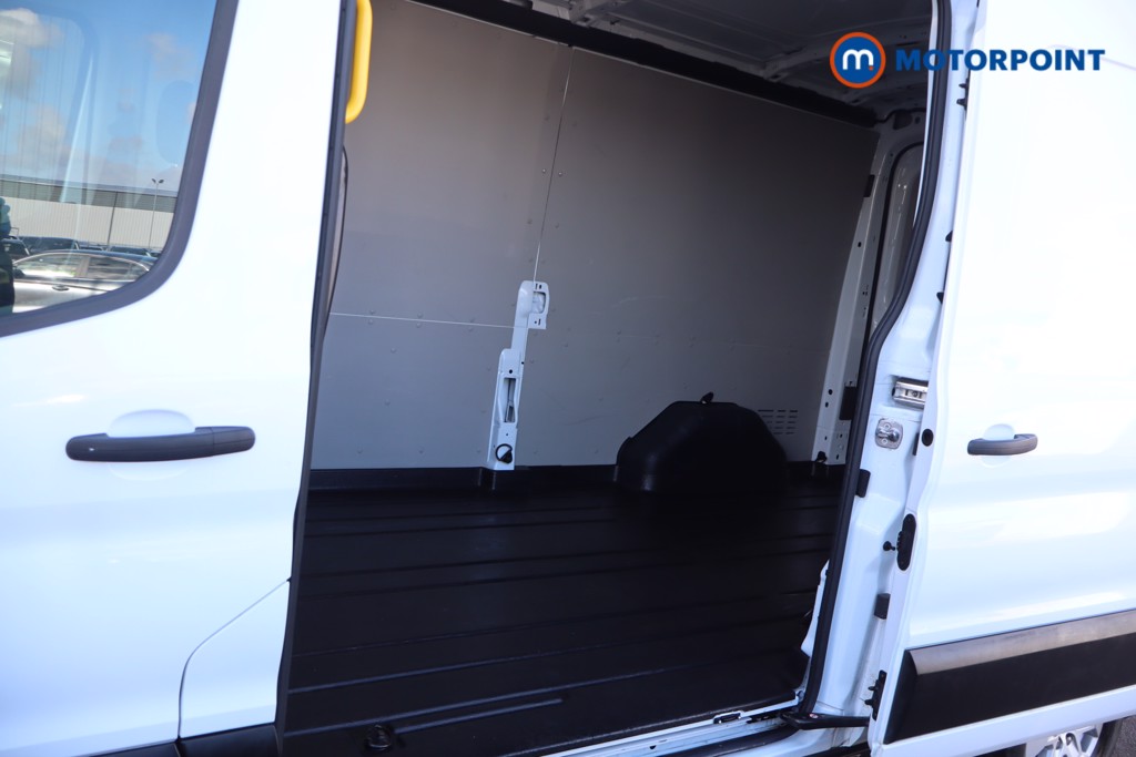 Ford Transit Limited Automatic Diesel Medium Roof Van - Stock Number (1611445) - 2nd supplementary image