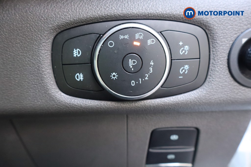 Ford Transit Limited Automatic Diesel Medium Roof Van - Stock Number (1611445) - 15th supplementary image