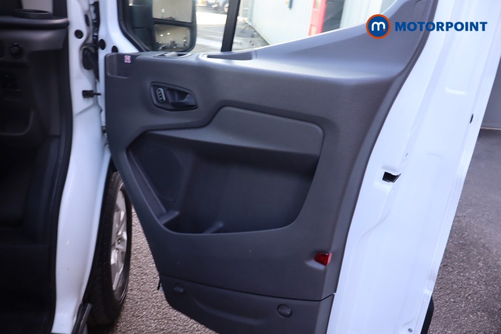 Ford Transit Limited Automatic Diesel Medium Roof Van - Stock Number (1611445) - 21st supplementary image