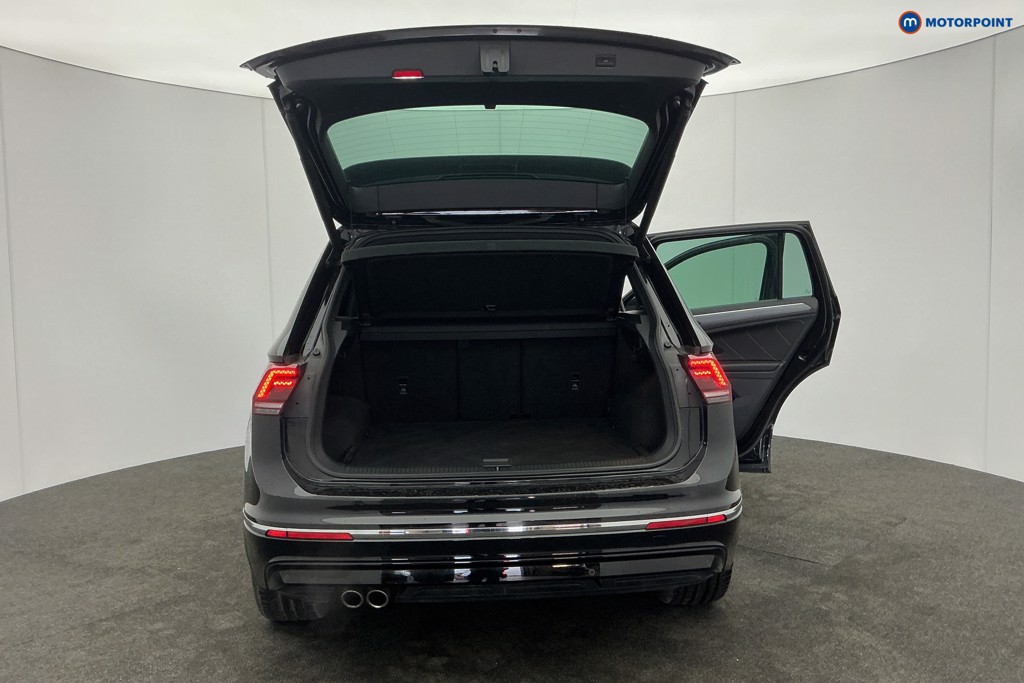 Volkswagen Tiguan R-Line Tech Automatic Petrol SUV - Stock Number (1612136) - 4th supplementary image