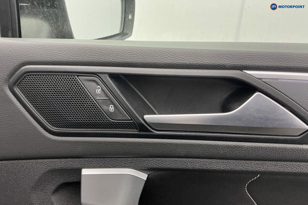 Volkswagen Tiguan R-Line Tech Automatic Petrol SUV - Stock Number (1612136) - 29th supplementary image