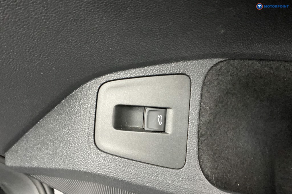 Volkswagen Tiguan R-Line Tech Automatic Petrol SUV - Stock Number (1612136) - 30th supplementary image