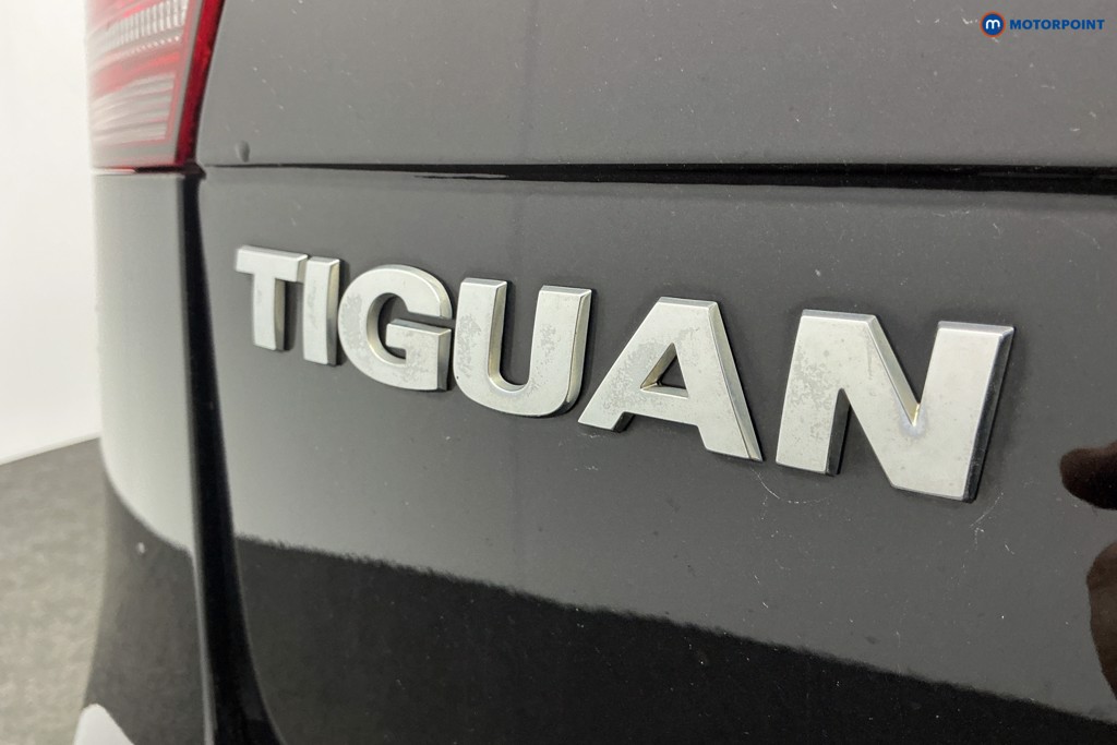 Volkswagen Tiguan R-Line Tech Automatic Petrol SUV - Stock Number (1612136) - 37th supplementary image