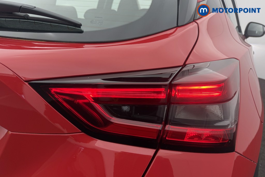 Nissan Juke Acenta Premium Manual Petrol SUV - Stock Number (1613398) - 15th supplementary image