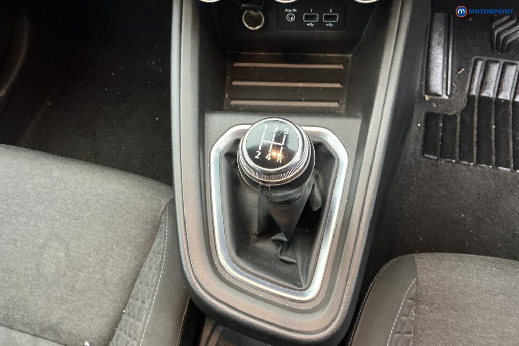 Renault Clio Iconic Manual Petrol Hatchback - Stock Number (1613894) - 17th supplementary image