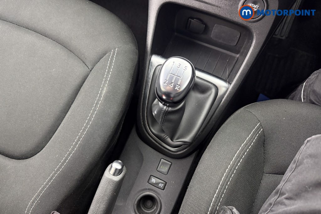 Renault Captur Iconic Manual Petrol SUV - Stock Number (1614537) - 4th supplementary image