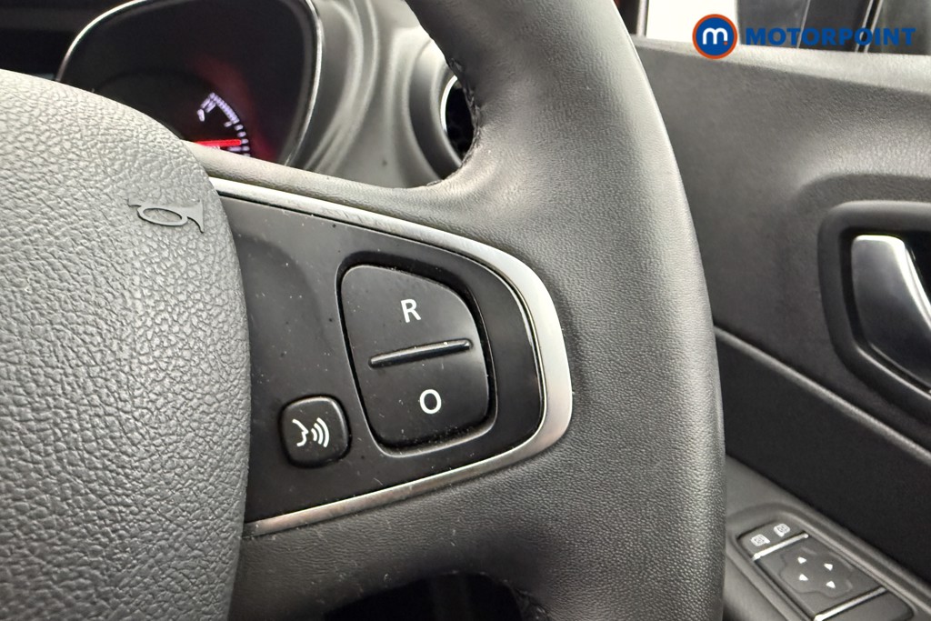 Renault Captur Iconic Manual Petrol SUV - Stock Number (1614537) - 7th supplementary image