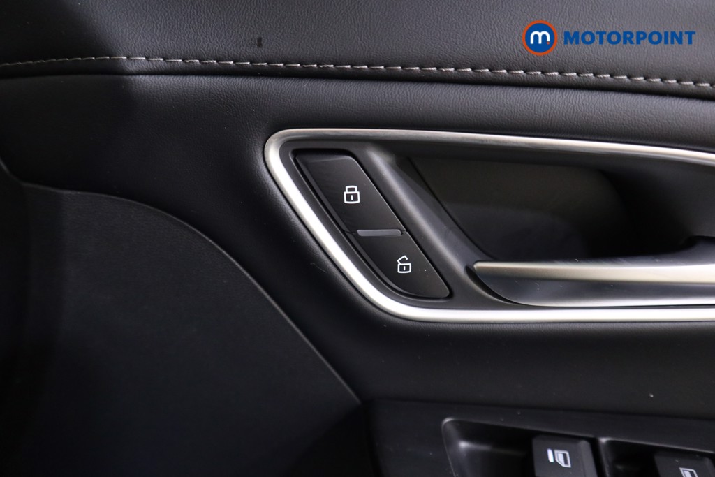 Mg Motor Uk ZS Trophy Automatic Petrol-Electric Hybrid SUV - Stock Number (1617090) - 12th supplementary image