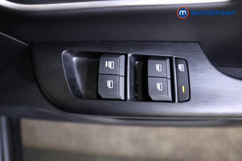 Mg Motor Uk ZS Trophy Automatic Petrol-Electric Hybrid SUV - Stock Number (1617914) - 14th supplementary image