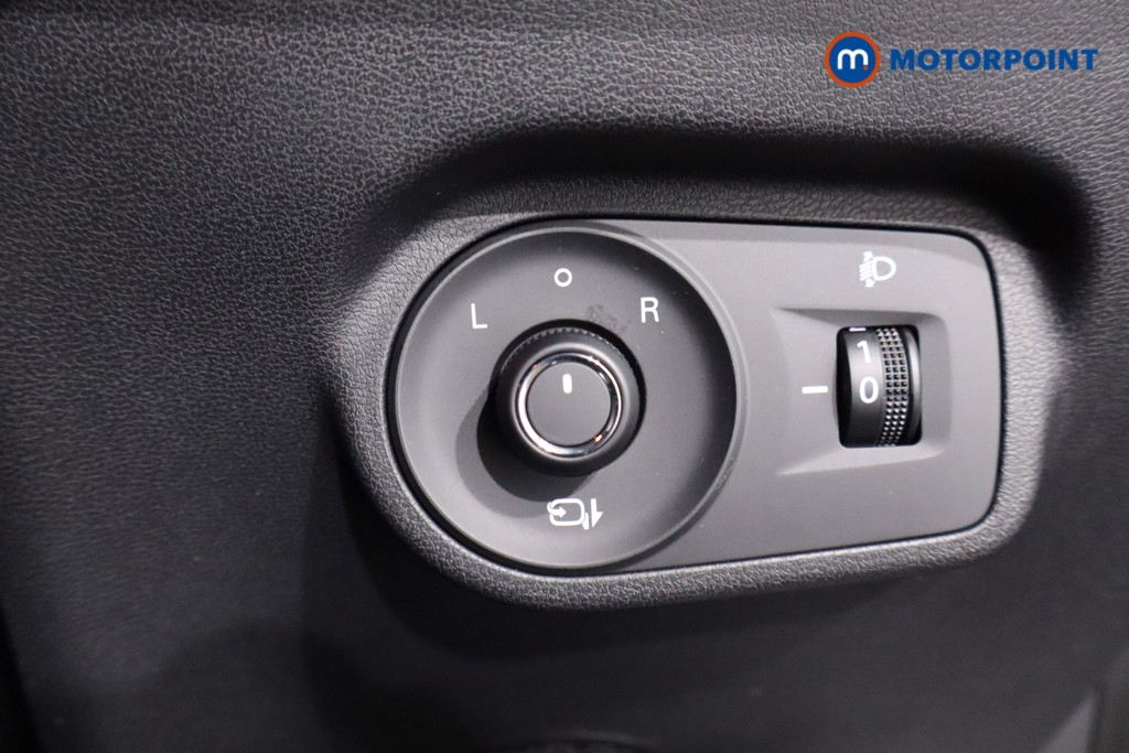 Mg Motor Uk ZS Trophy Automatic Petrol-Electric Hybrid SUV - Stock Number (1618430) - 17th supplementary image