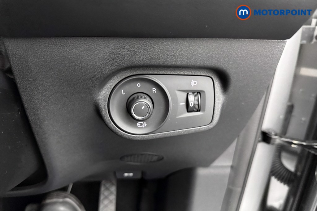 Mg Motor Uk ZS Trophy Automatic Petrol-Electric Hybrid SUV - Stock Number (1618451) - 7th supplementary image