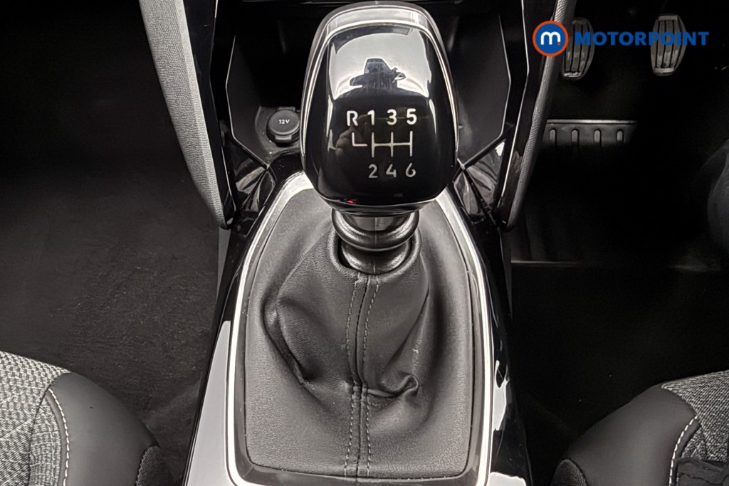 Peugeot 2008 Allure Manual Petrol SUV - Stock Number (1618926) - 6th supplementary image