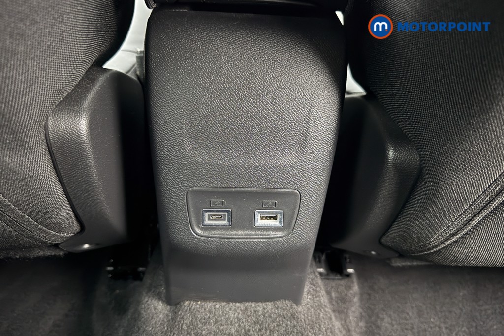 Peugeot 2008 Allure Manual Petrol SUV - Stock Number (1618926) - 19th supplementary image