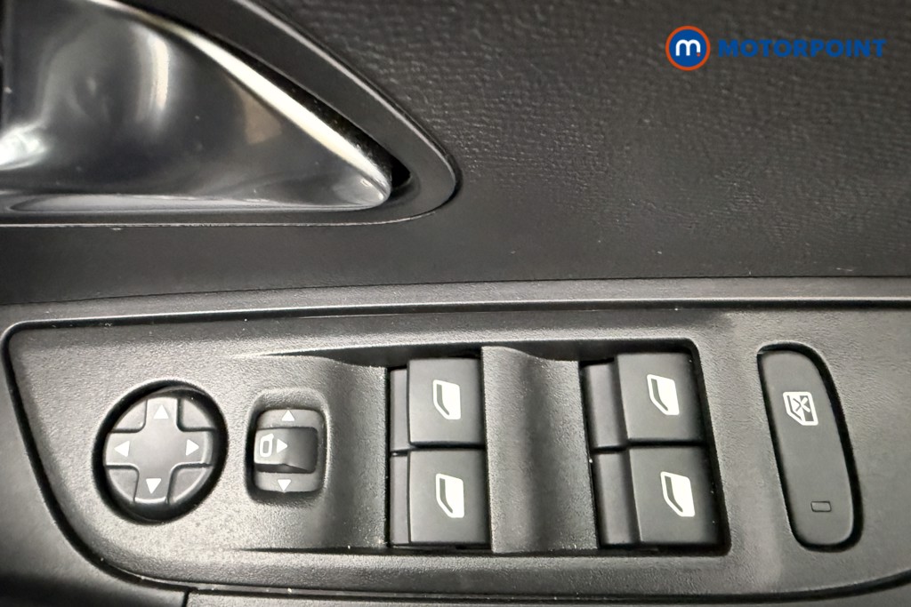 Peugeot 2008 Allure Manual Petrol SUV - Stock Number (1619006) - 18th supplementary image