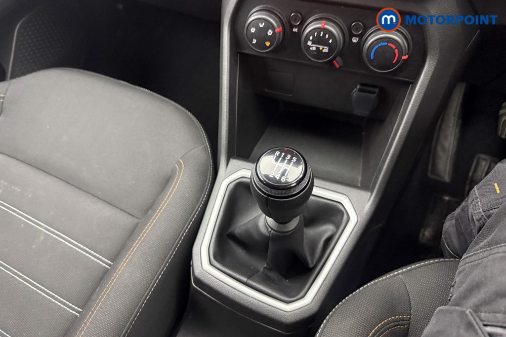 Dacia Sandero Stepway Expression Manual Petrol Hatchback - Stock Number (1619085) - 4th supplementary image