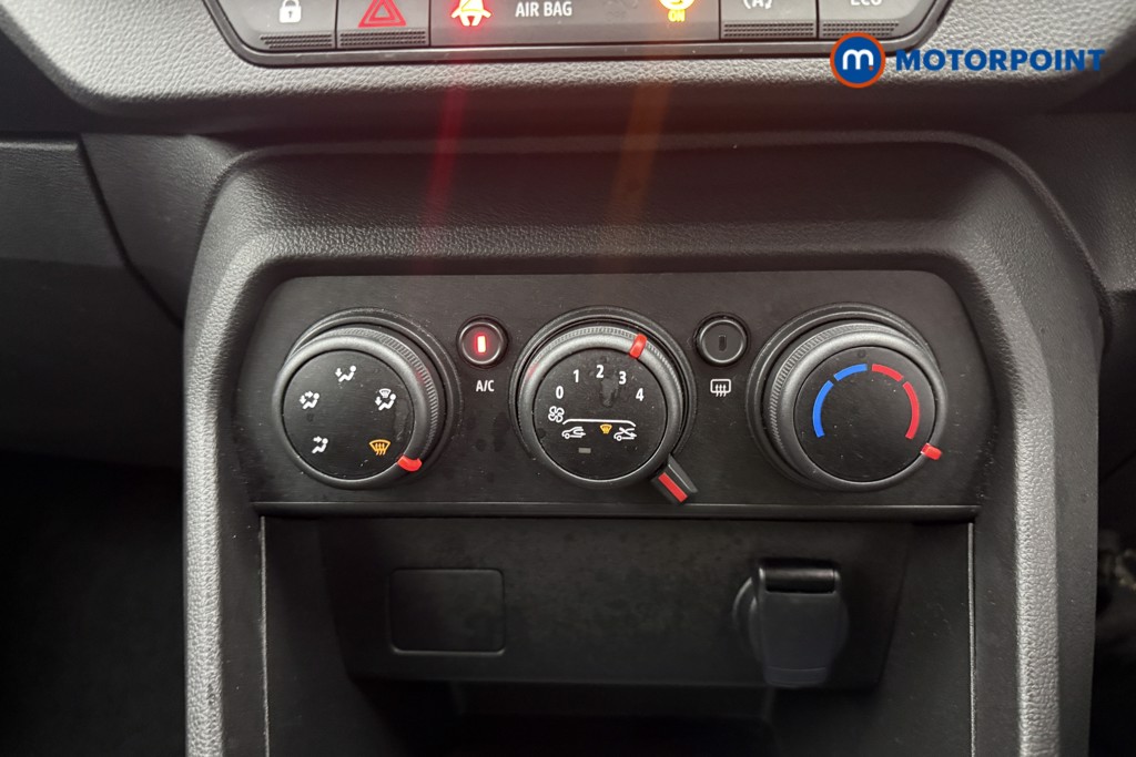 Dacia Sandero Expression Manual Petrol Hatchback - Stock Number (1619100) - 12th supplementary image