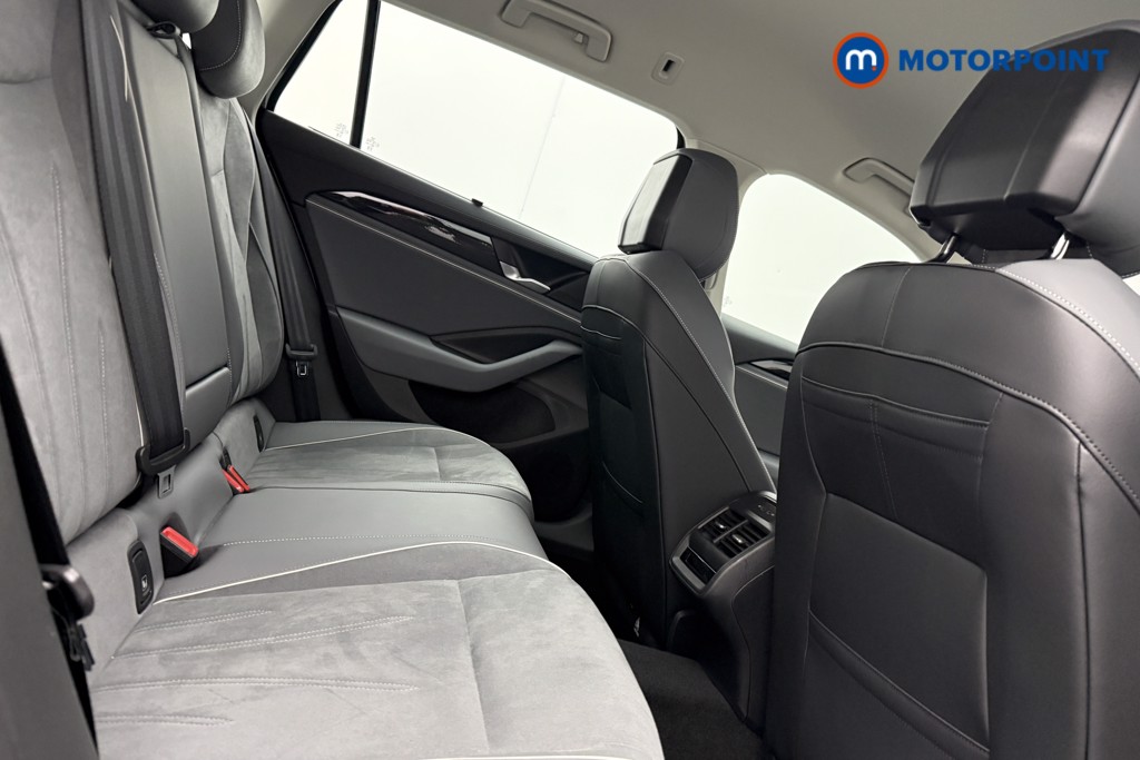 Volkswagen Passat Life Automatic Petrol Plug-In Hybrid Estate - Stock Number (1619225) - 9th supplementary image