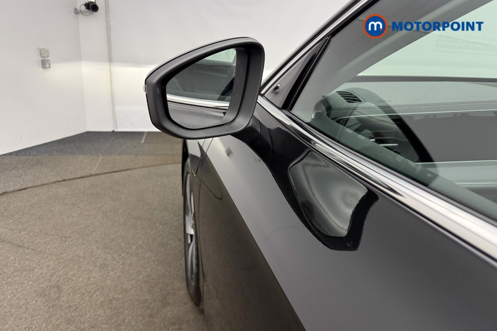 Volkswagen Passat Life Automatic Petrol Plug-In Hybrid Estate - Stock Number (1619225) - 33rd supplementary image