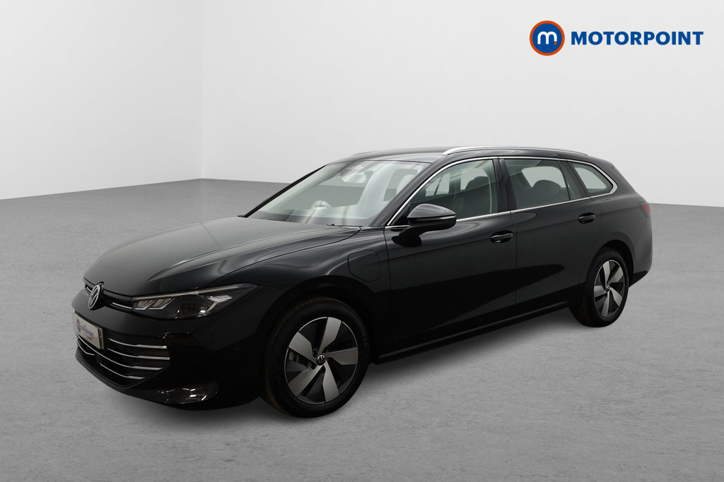 Volkswagen Passat Life Automatic Petrol Plug-In Hybrid Estate - Stock Number (1619225) - Passenger side front corner