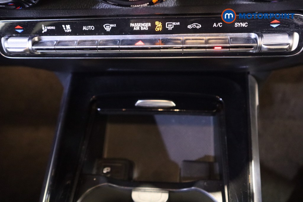 Mercedes-Benz GLB Amg Line Automatic Petrol SUV - Stock Number (1620396) - 22nd supplementary image