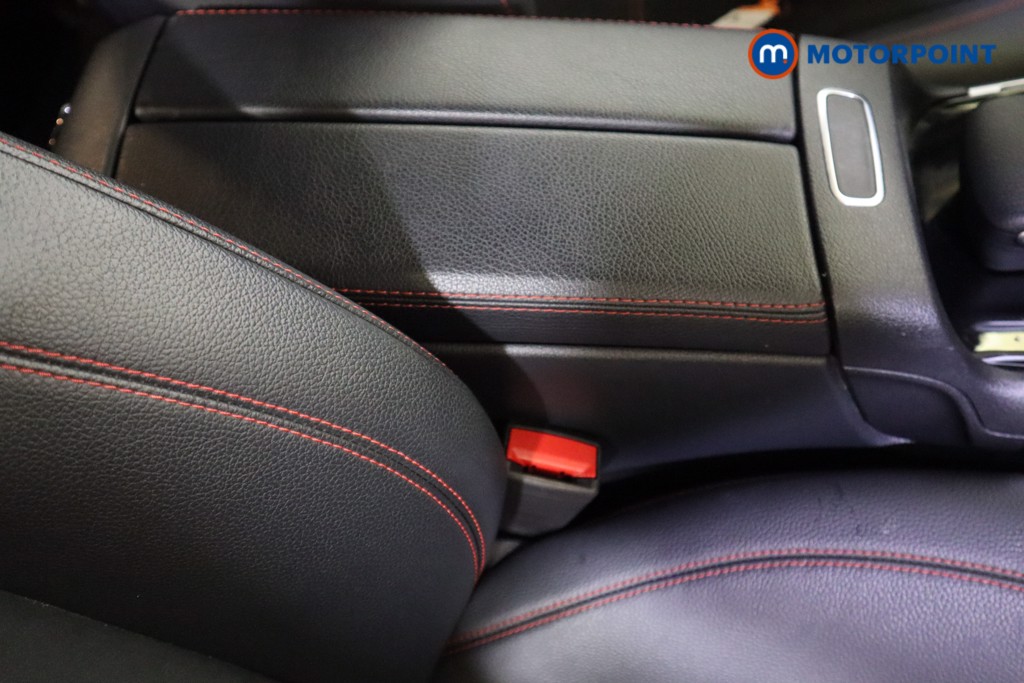 Mercedes-Benz GLB Amg Line Automatic Petrol SUV - Stock Number (1620396) - 26th supplementary image