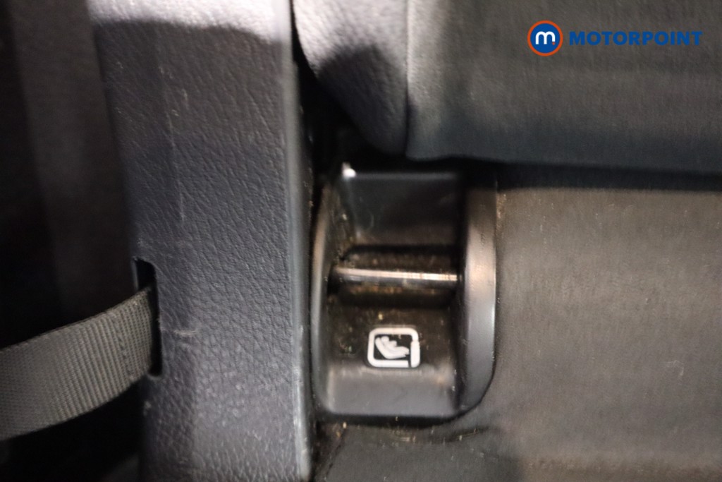 Mercedes-Benz GLB Amg Line Automatic Petrol SUV - Stock Number (1620396) - 27th supplementary image