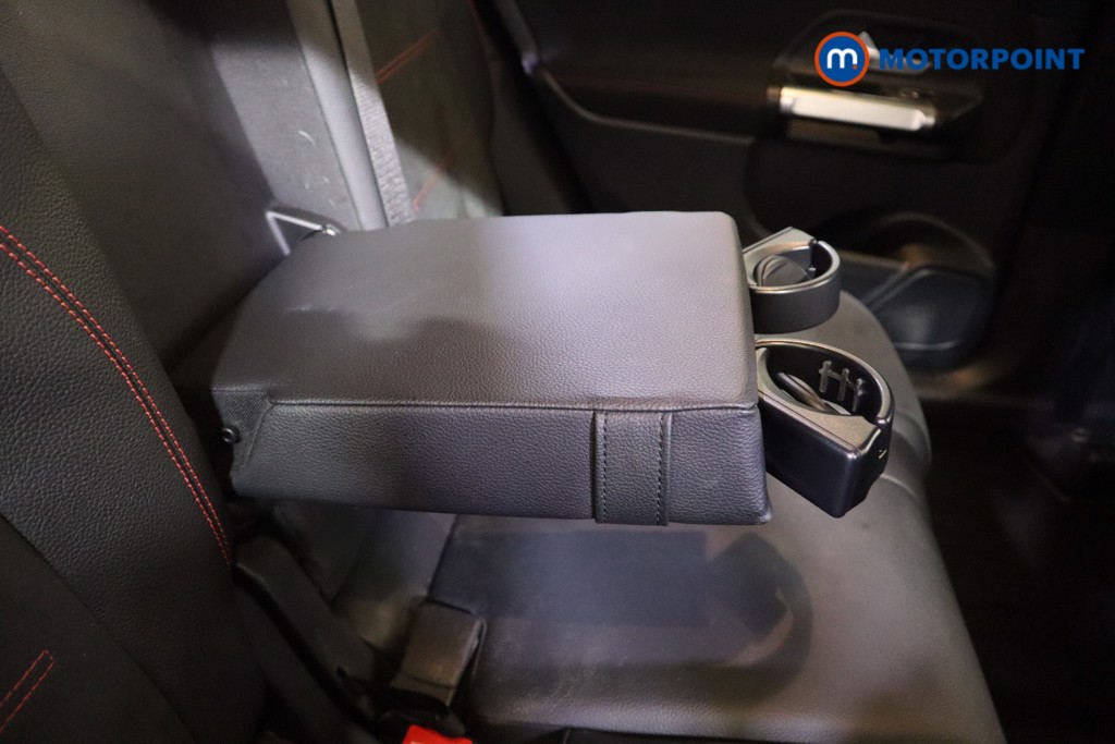 Mercedes-Benz GLB Amg Line Automatic Petrol SUV - Stock Number (1620396) - 28th supplementary image