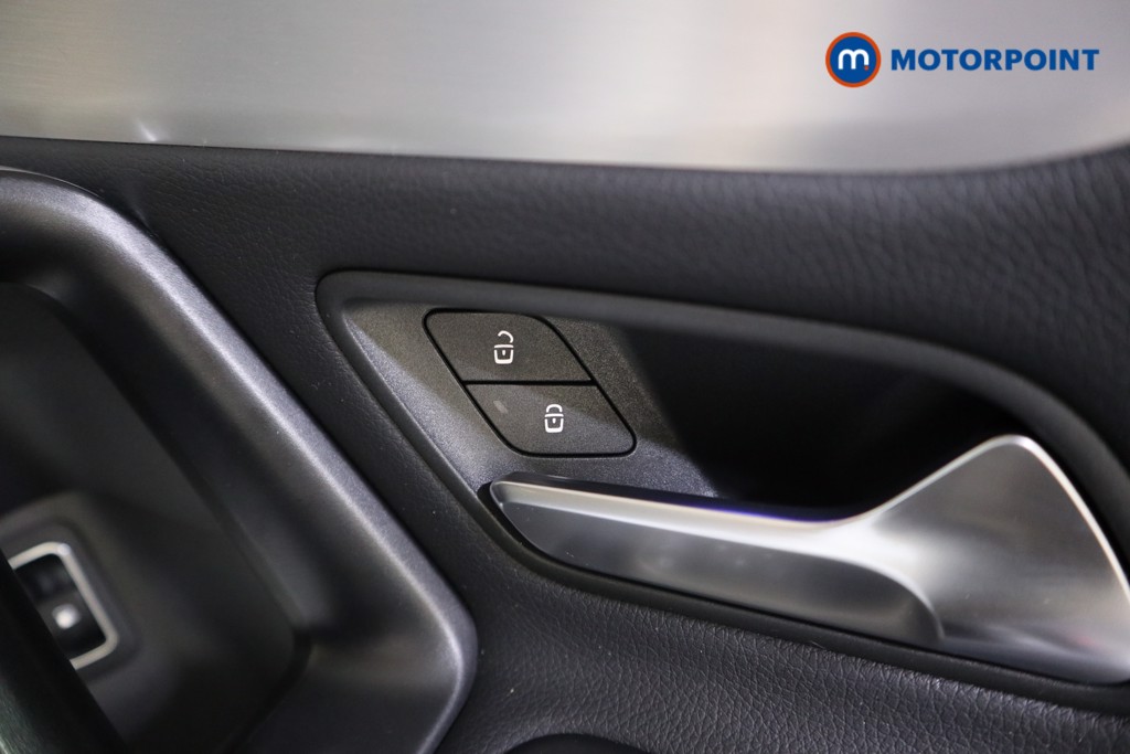 Mercedes-Benz CLA Amg Line Automatic Petrol Plug-In Hybrid Estate - Stock Number (1621042) - 14th supplementary image