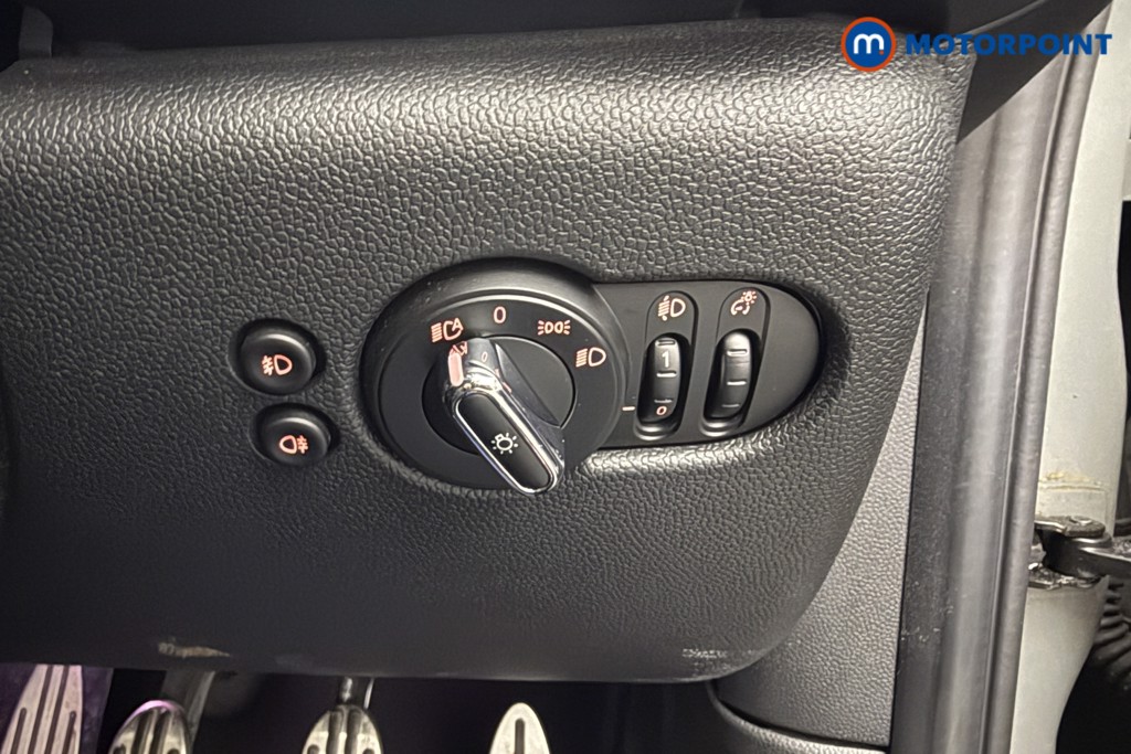 Mini Hatchback Cooper S Sport Manual Petrol Hatchback - Stock Number (1621168) - 8th supplementary image