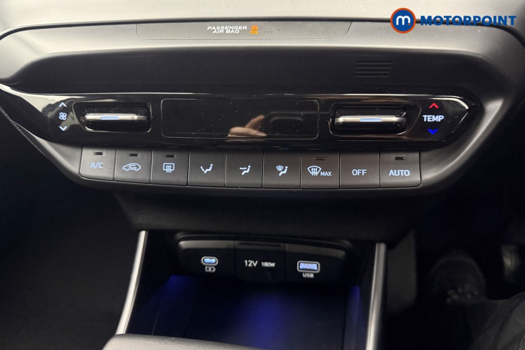 Hyundai I20 Premium Automatic Petrol Hatchback - Stock Number (1621294) - 4th supplementary image