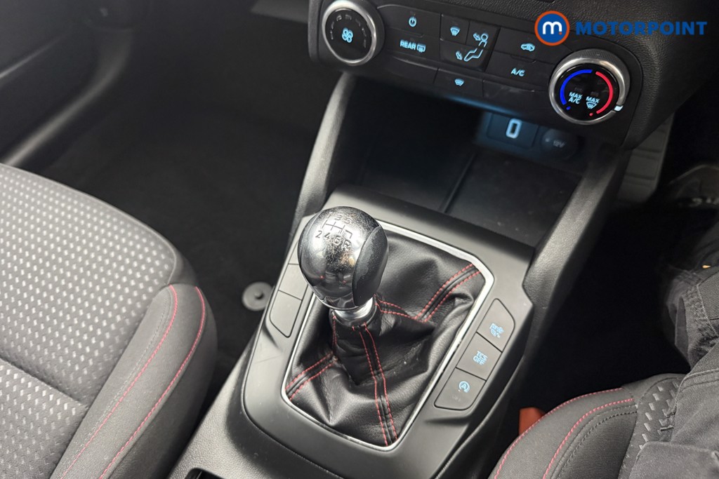 Ford Focus St-Line Manual Petrol Hatchback - Stock Number (1621295) - 4th supplementary image