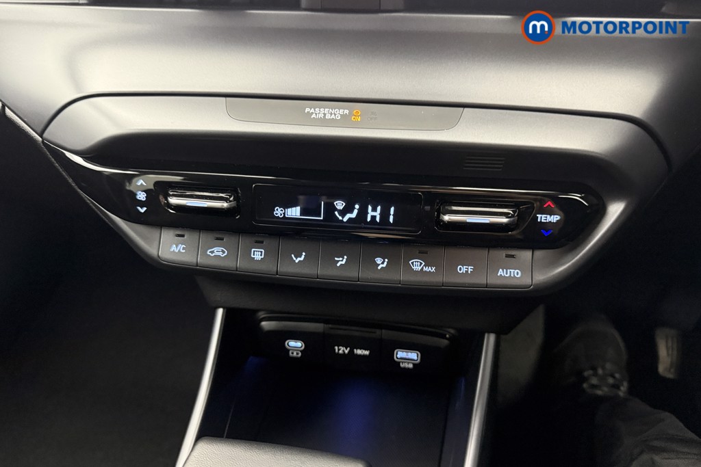 Hyundai I20 Premium Automatic Petrol Hatchback - Stock Number (1621300) - 4th supplementary image