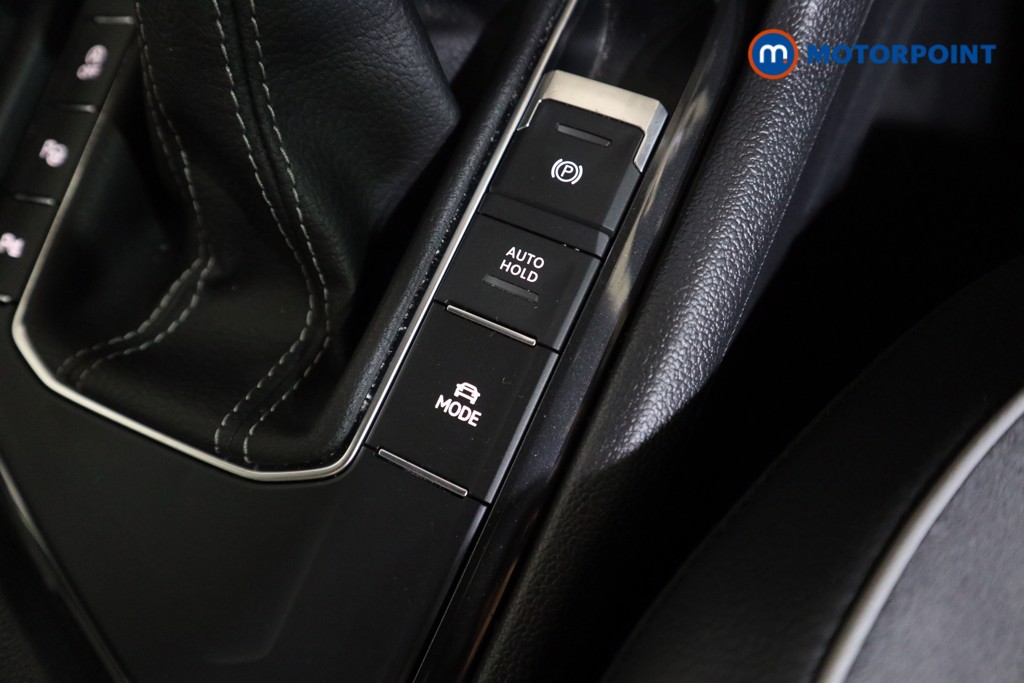 Volkswagen Tiguan R-Line Automatic Petrol SUV - Stock Number (1621405) - 11th supplementary image